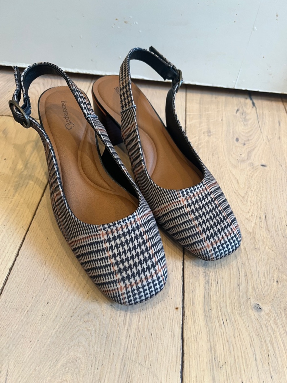 BareTraps Black White and Tan Houndstooth Slingback Mules